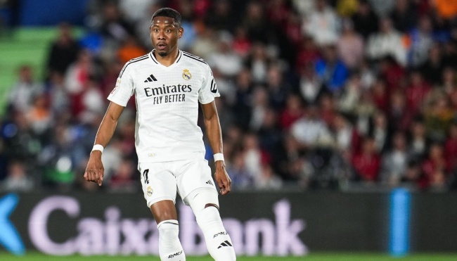 David Alaba đá tiền vệ phòng ngự tại Real Madrid