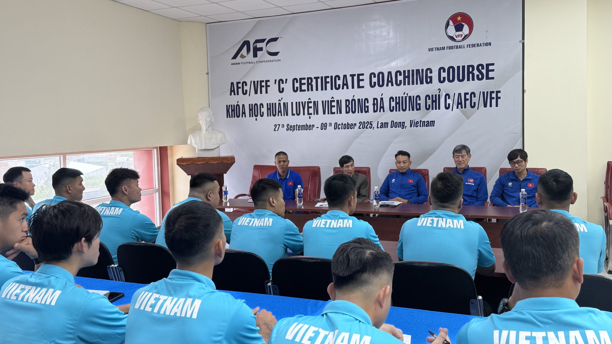 Khóa đào tạo huấn luyện viên (HLV) bóng đá chứng chỉ C/AFC/VFF năm 2025