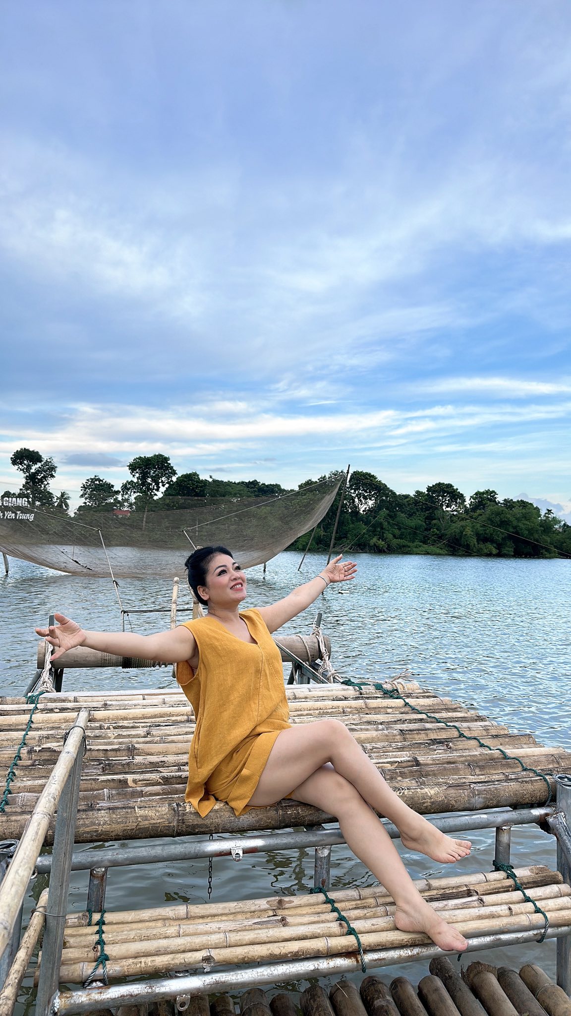 Ở tuổi U50, Anh Thơ vẫn đẹp đằm thắm và cuốn hút