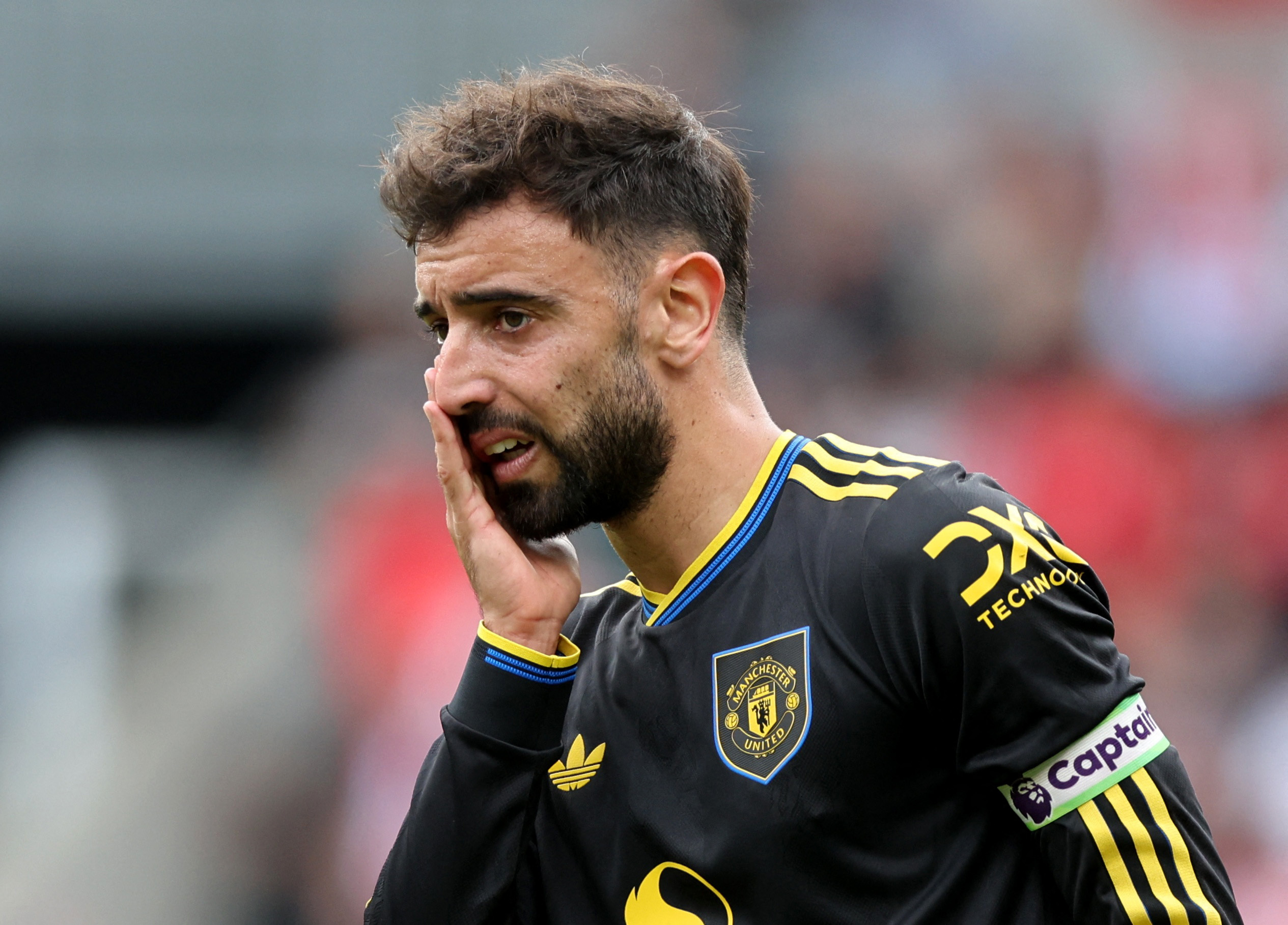 Sự thất vọng của Bruno sau khi đá hỏng quả 11m khiến Man United thua trận