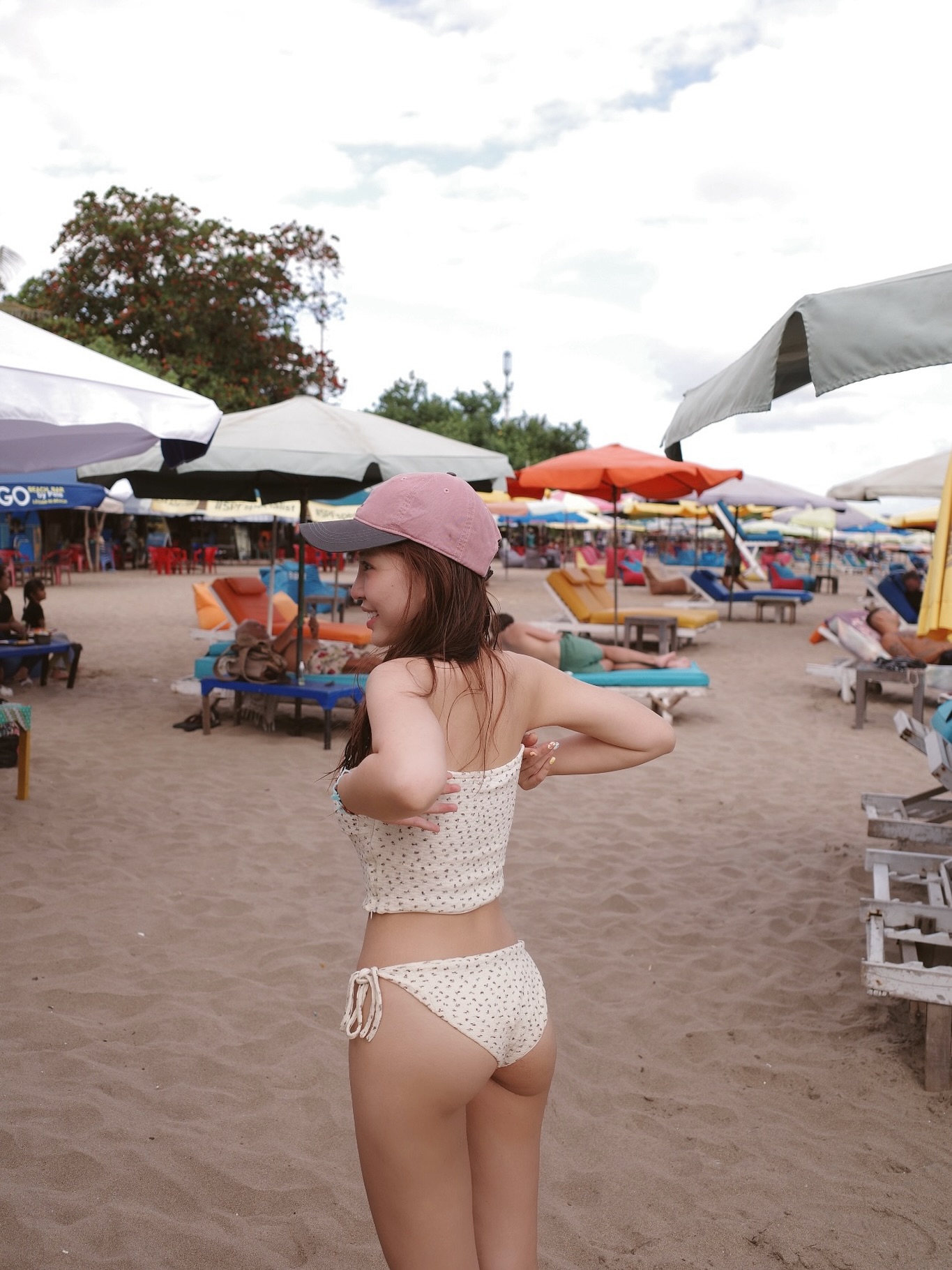 Thần thái tự tin của Mẫn Tiên trong ảnh bikini