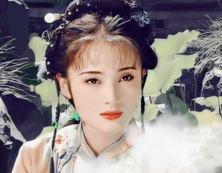 Tưởng Cần Cần diện trang phục cổ trang thanh lịch