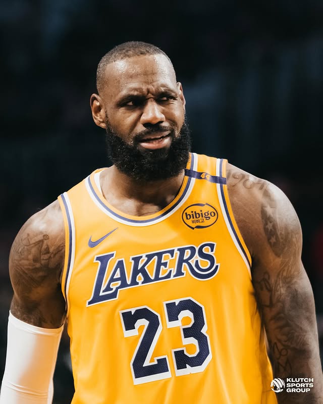 LeBron James duy trì phong độ đỉnh cao cùng vai trò doanh nhân và người cha mẫu mực