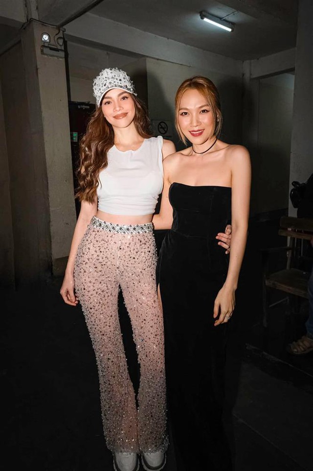 Hồ Ngọc Hà và Mỹ Tâm nhiều lần dành mỹ từ cho nhau dù thường xuyên bị so kè, đặt lên bàn cân