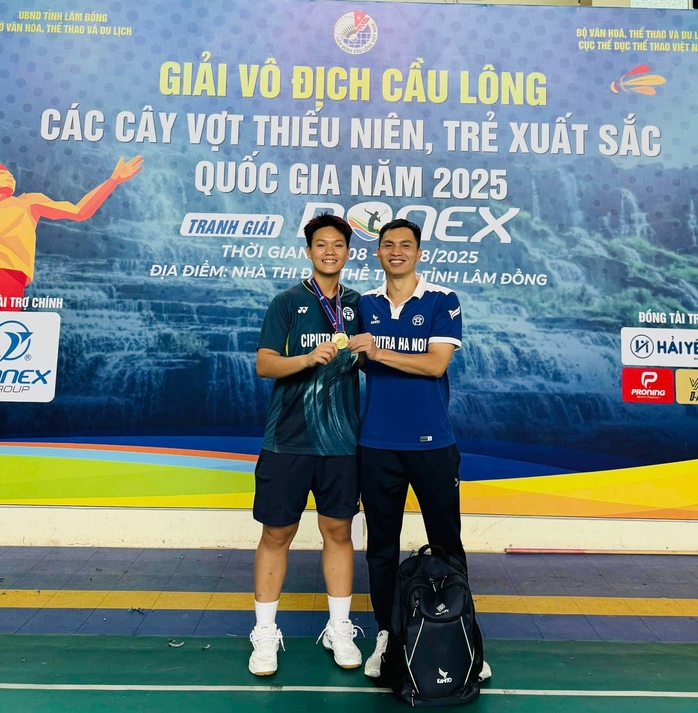 Bích Phương thi đấu tại giải Malaysia International Series
