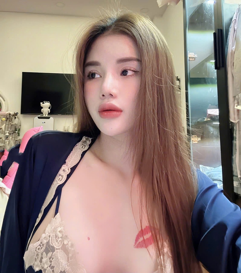 Hình ảnh long lanh của hot girl Ly Meo trước khi gặp biến