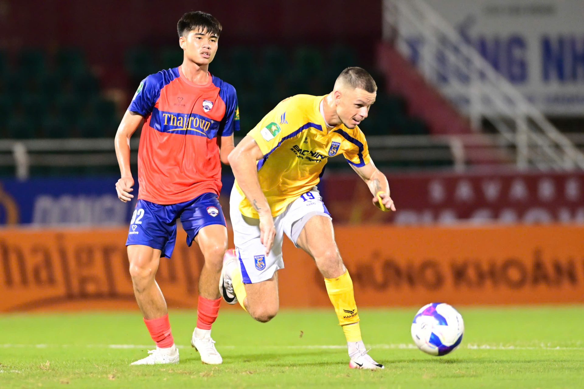 Bắc Ninh FC bất lực trong việc ghi bàn vào lưới Thanh Niên TPHCM
