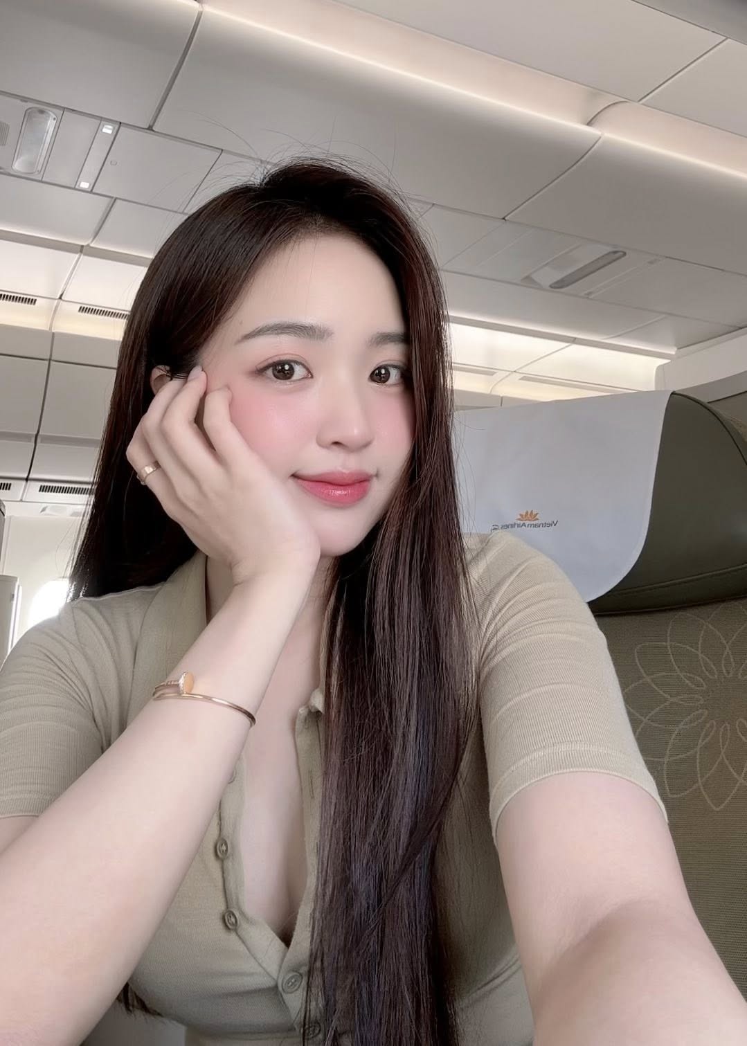 Thần thái tự tin hot girl pickleball