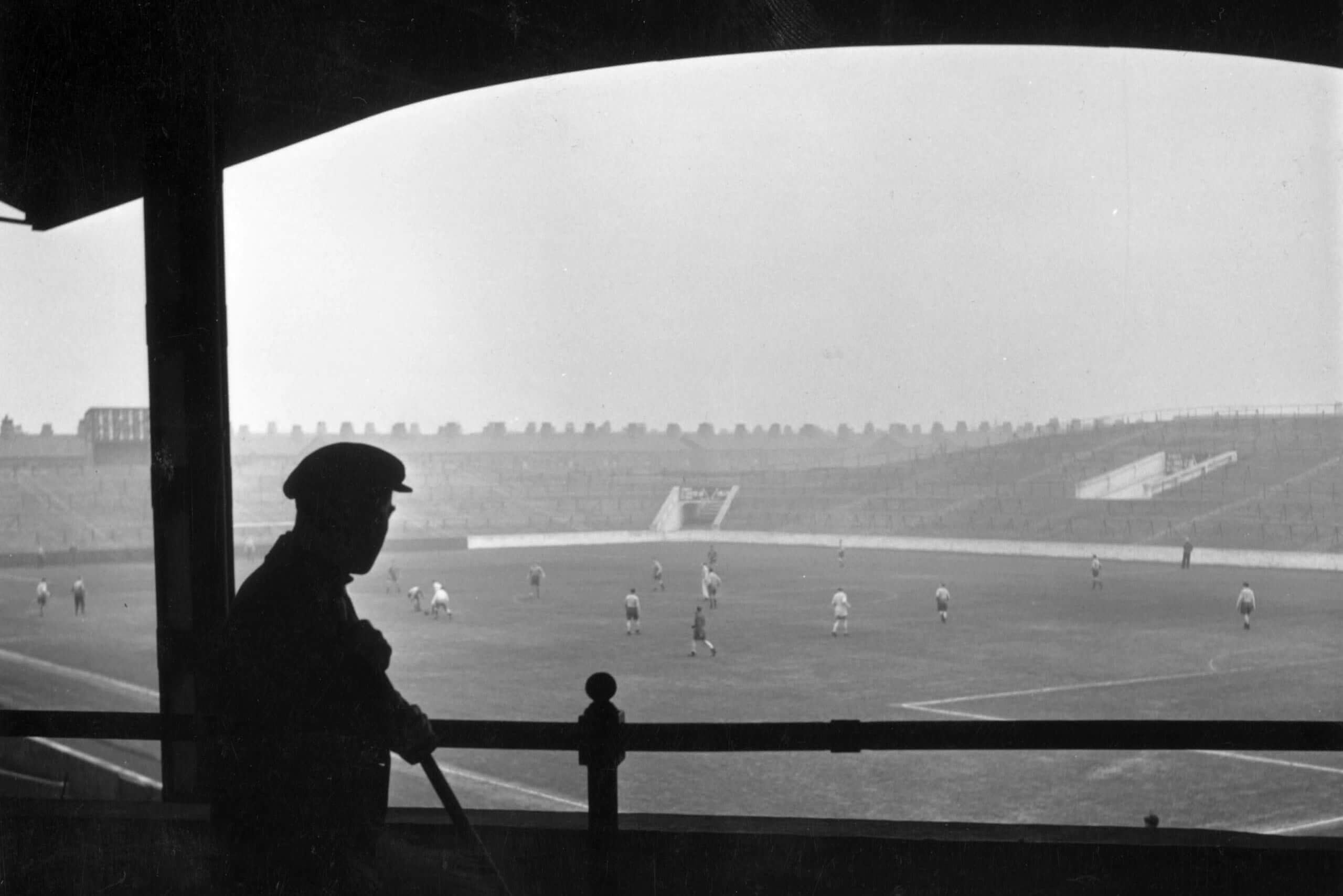 Manchester City trên Maine Road