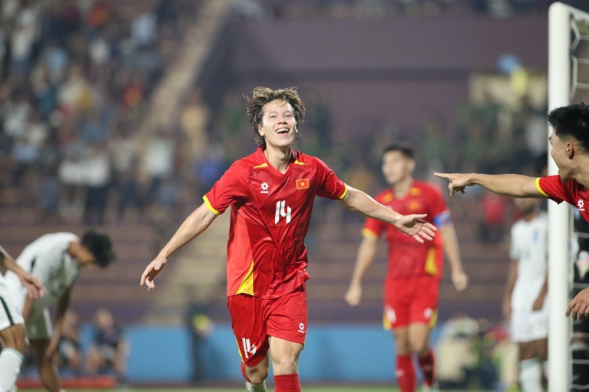 Viktor Lê thi đấu nổi bật cho CLB và U23 Việt Nam