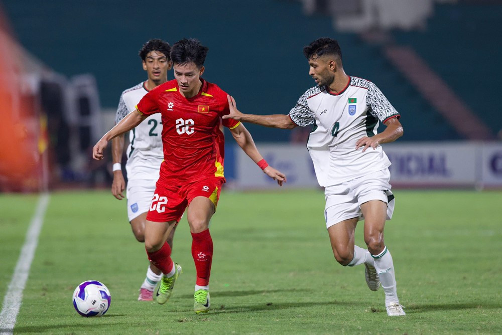 U23 Việt Nam trên sân Việt Trì
