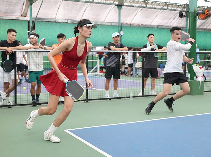 Lê Thúy trong những trận đấu căng thẳng tại giải Pickleball Charity Cup