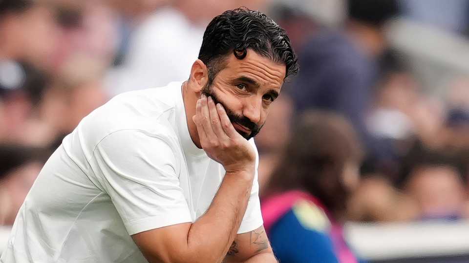 Amorim vẫn là HLV Man Utd