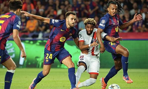 Hàng phòng ngự yếu kém của Barcelona
