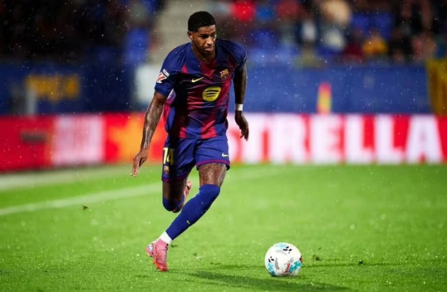 Rashford chơi bóng tại Barcelona