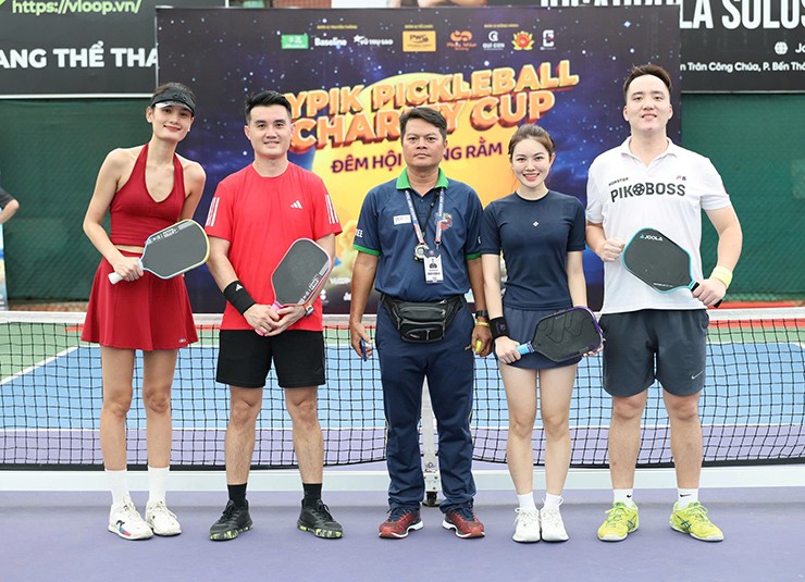 Trận chung kết đôi nam nữ sôi động tại giải Pickleball Charity Cup 2025