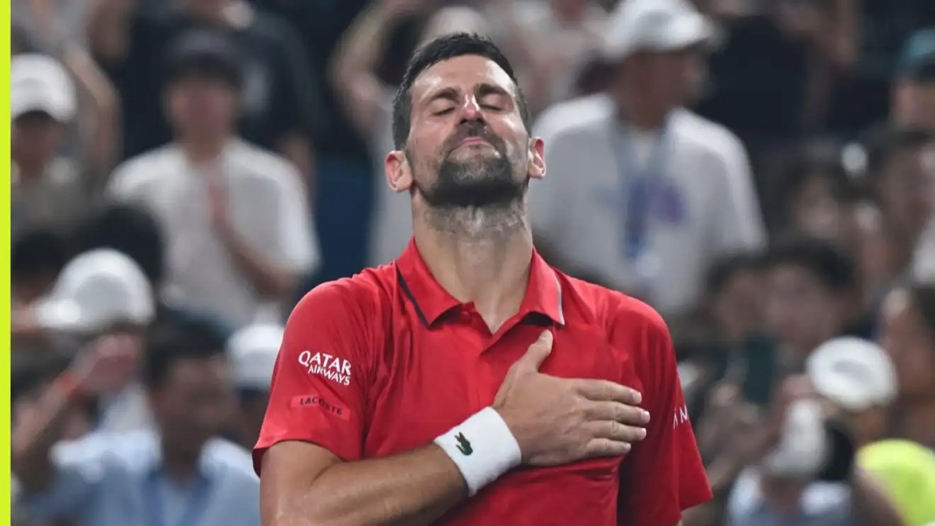 Novak Djokovic bất ngờ rút lui khỏi Paris Masters, hé lộ lịch thi đấu còn lại trong năm - Ảnh 1.