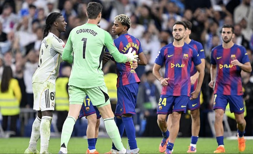 Trận đấu căng thẳng vào những phút cuối Cảnh căng thẳng trong trận El Clasico