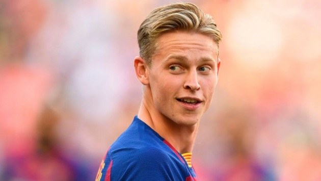 De Jong tiếp tục gắn bó lâu dài với Barcelona.