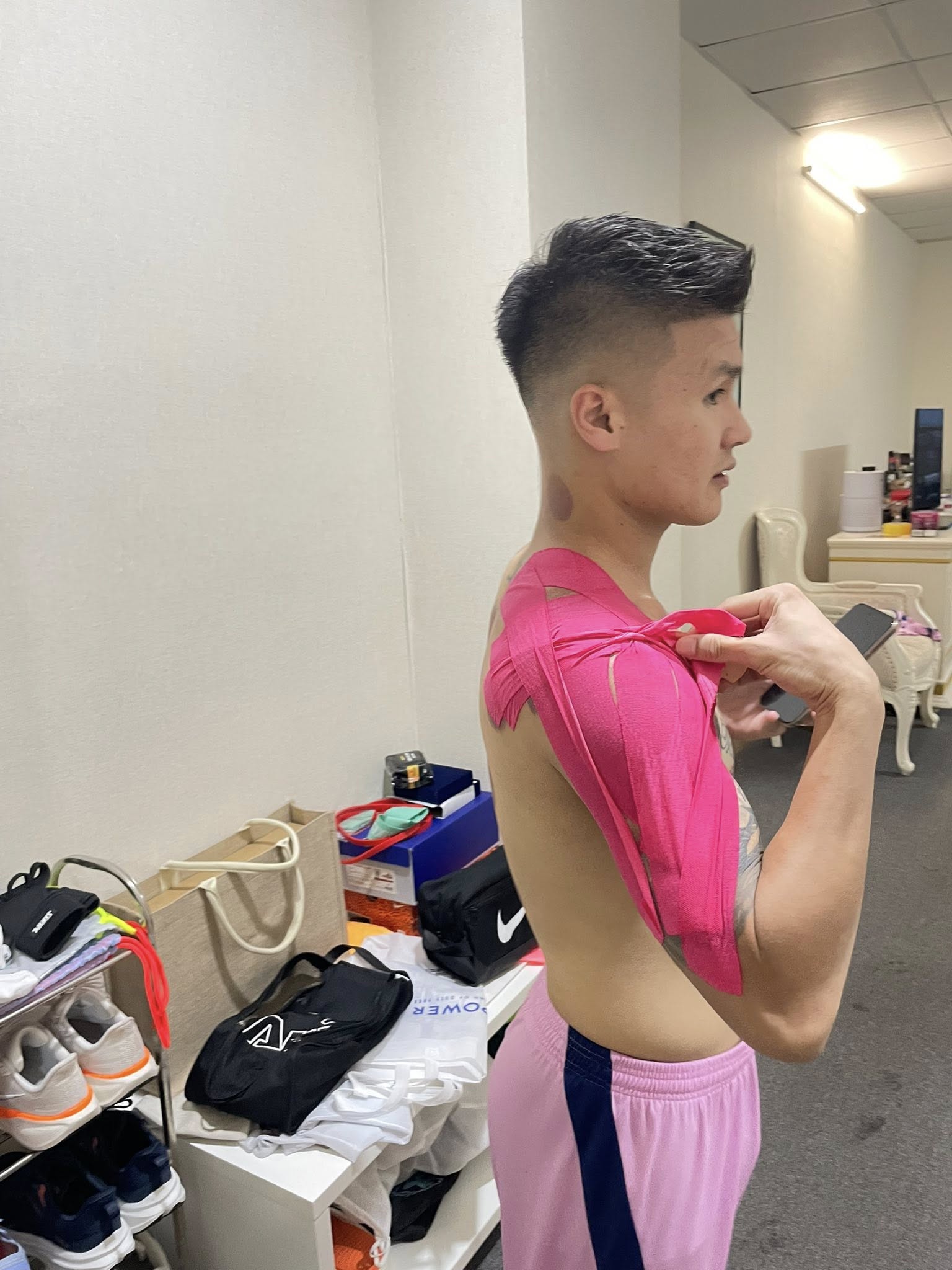 Quang Hải chưa bình phục chấn thương khớp vai phải.