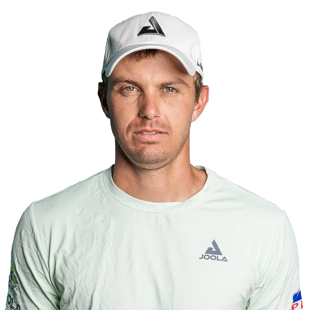 HLV Collin Johns dẫn dắt chương trình huấn luyện HLV Collin Johns hướng dẫn vận động viên pickleball