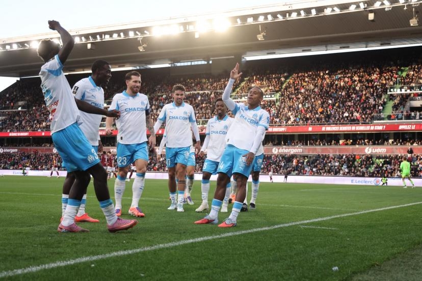 Marseille thi đấu áp đảo Metz