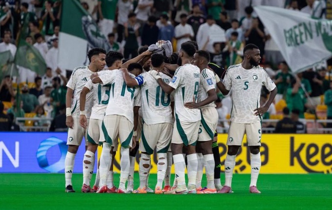 Sau chiến thắng, Saudi Arabia nhận 2 thẻ đỏ vào phút bù giờ