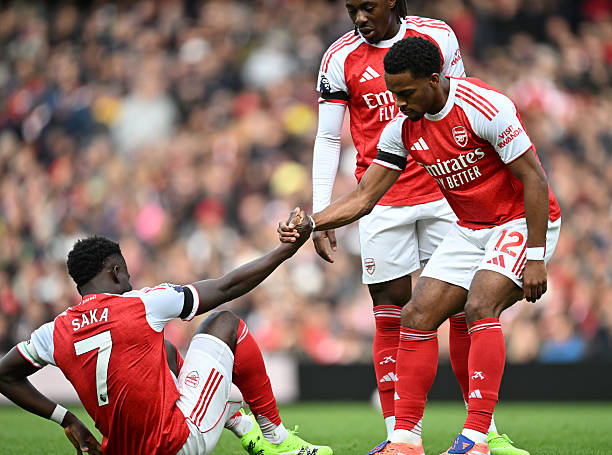 Arsenal lên kế hoạch gia hạn với Saka và Timber.