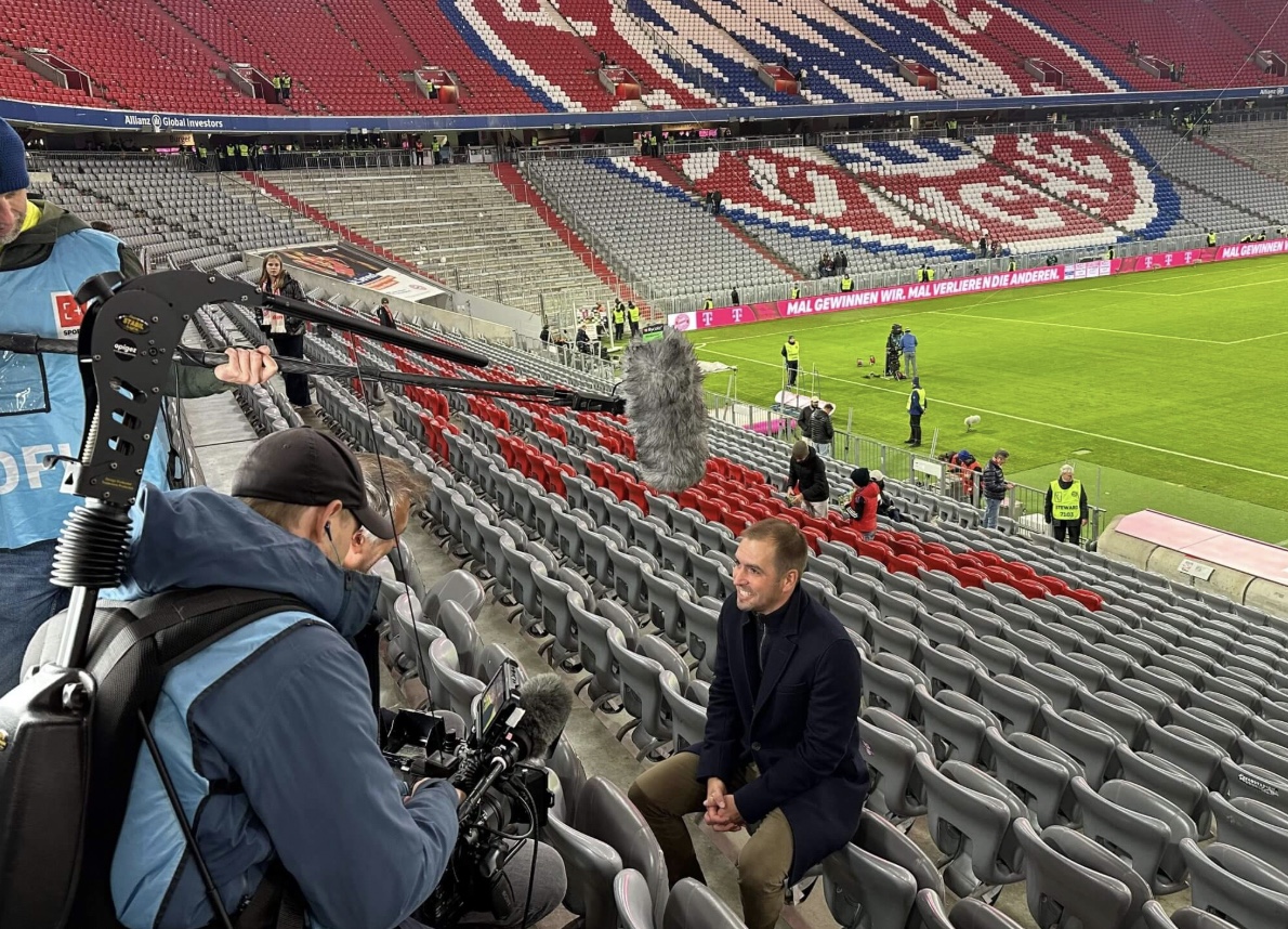Philipp Lahm thực hiện buổi phỏng vấn chia sẻ về cuộc sống sau sân cỏ Philipp Lahm phỏng vấn