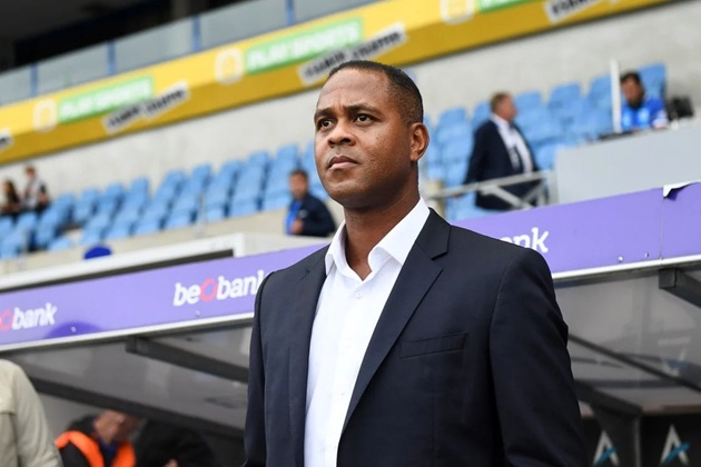 HLV Patrick Kluivert chuẩn bị chiến thuật cho Indonesia