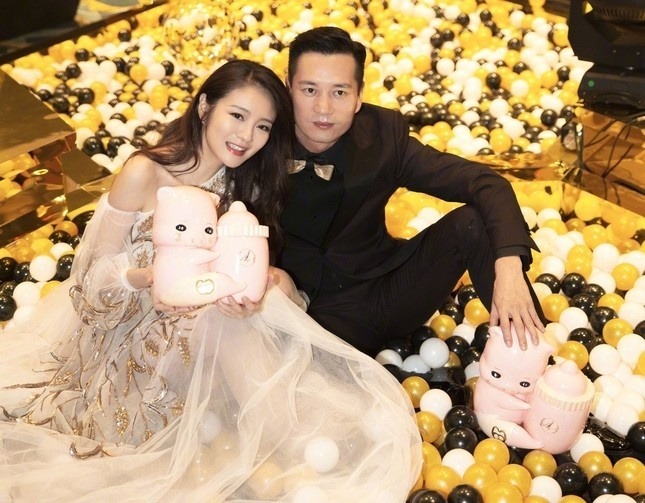 An Dĩ Hiên xóa sạch ảnh khi chồng vướng lao lý