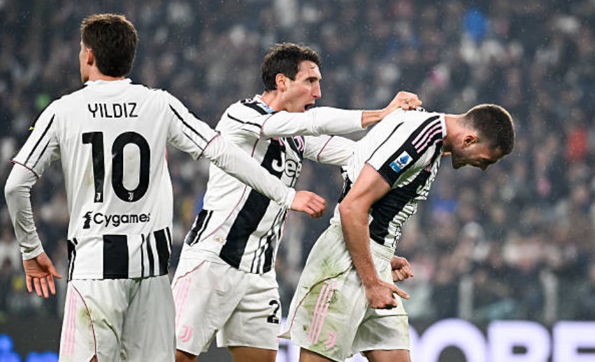 Vlahovic ghi bàn mở tỷ số cho Juve. Vlahovic ghi bàn mở tỷ số cho Juve.