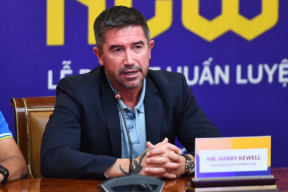 HLV Harry Kewell tại V-League