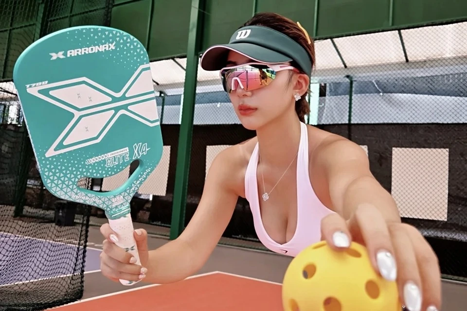 Các loại chấn thương vùng mắt do Pickleball Hình ảnh minh họa chấn thương mắt trong Pickleball