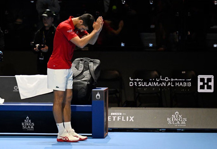Novak Djokovic gửi lời xin lỗi người hâm mộ sau chấn thương