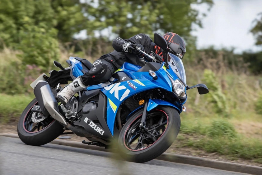 Mẫu xe Suzuki GSX250R màu đen