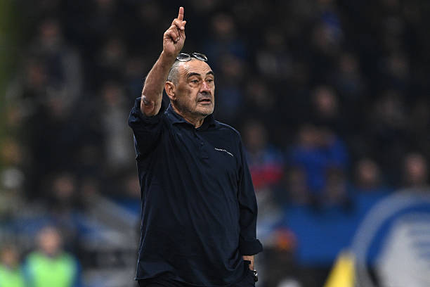 Maurizio Sarri cảnh báo Lazio về Juventus HLV Maurizio Sarri trong buổi họp báo