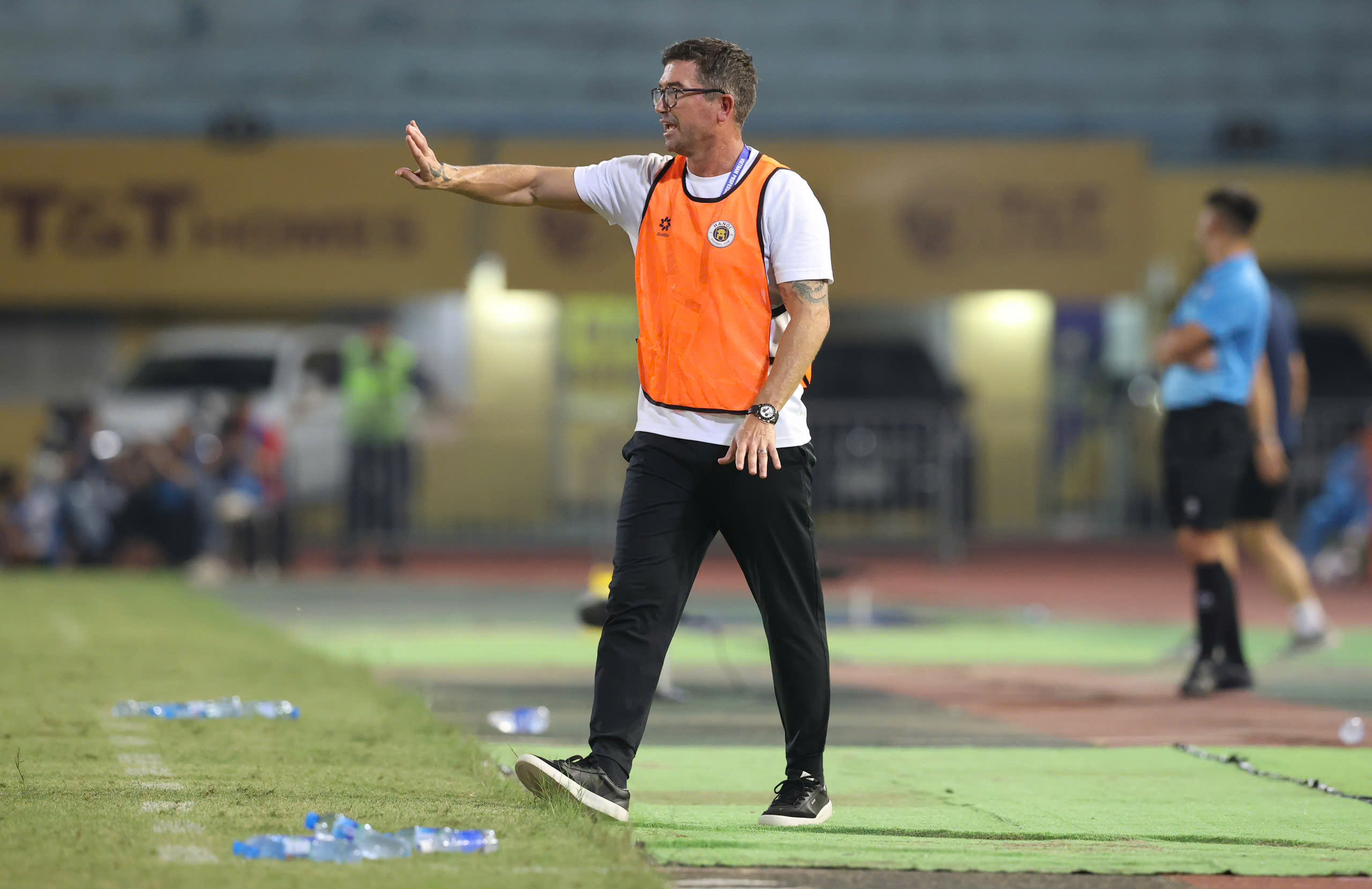 Hà Nội FC thua sân nhà, Harry Kewell tự tin đội bóng vẫn đang đi đúng hướng - Ảnh 1.