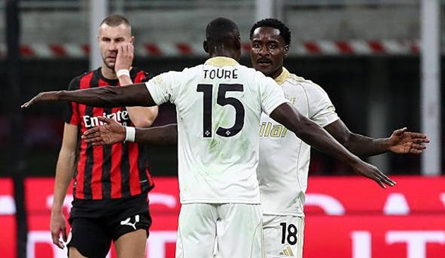 Pisa mang đến nhiều khó khăn cho AC Milan. Pisa mang đến nhiều khó khăn cho AC Milan.