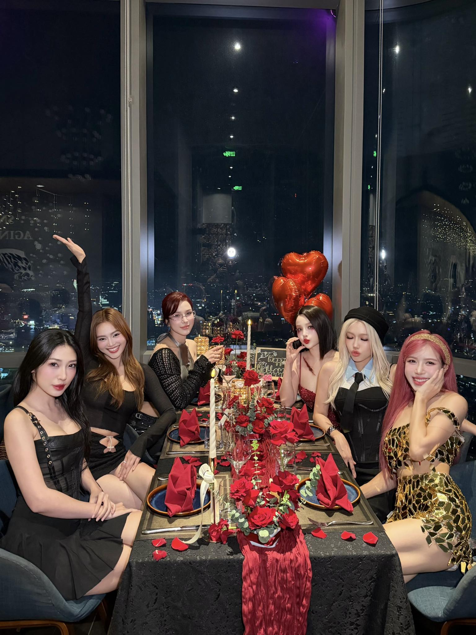 Đường đua Halloween 2025 bắt đầu: Huyền Baby o ép vòng 1  Bữa tiệc Halloween vừa sang chảnh vừa bùng nổ visual của dàn chị đẹp gây bão