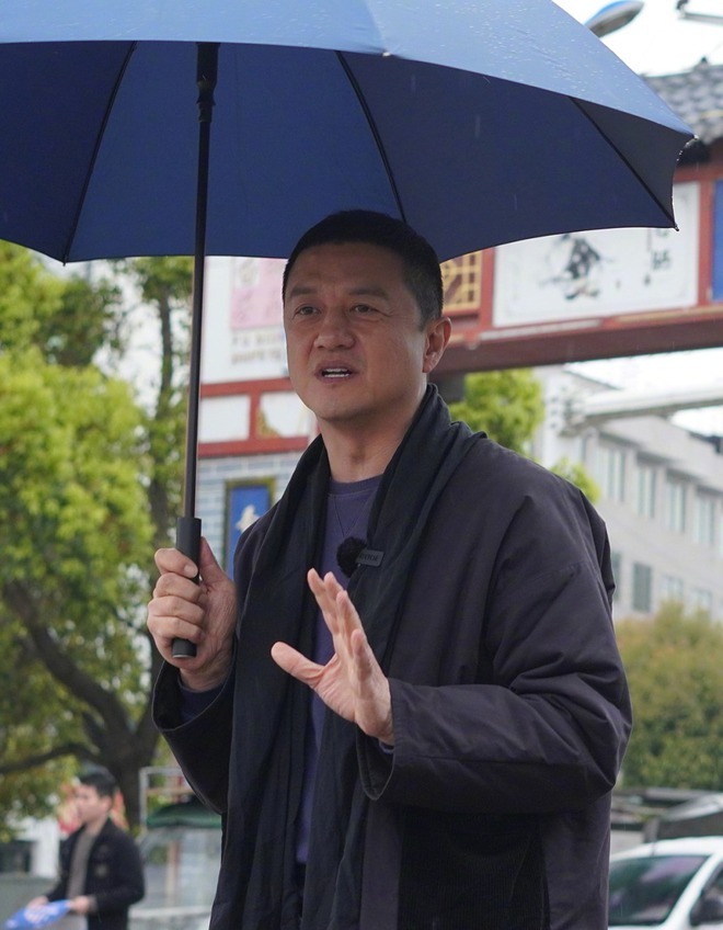 Lý Á Bằng nợ nần chồng chất
