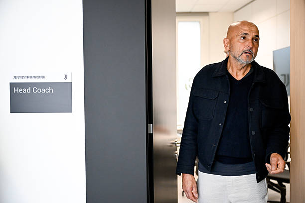 HLV Luciano Spalletti hướng đến chiến thắng cùng Juventus gettyimages-2243643849-612x612