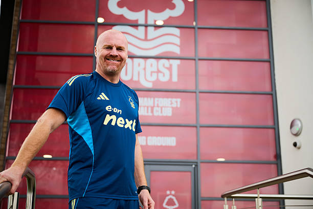 Sean Dyche được đội bóng Nottingham tin tưởng