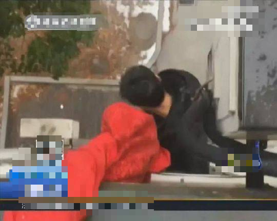 Nữ kế toán rút gần 26 tỷ đồng công ty để donate cho streamer Nữ kế toán chiếm đoạt tiền công để tặng quà cho streamer