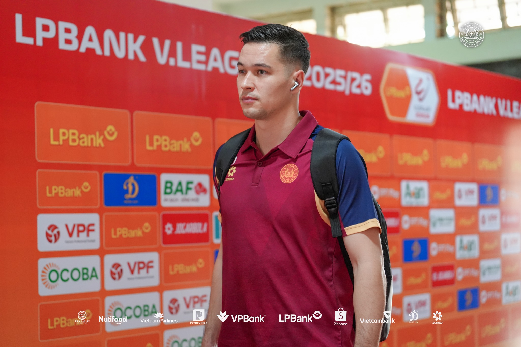 Nguyễn Filip rời sân trong hiệp 2 vì chấn thương