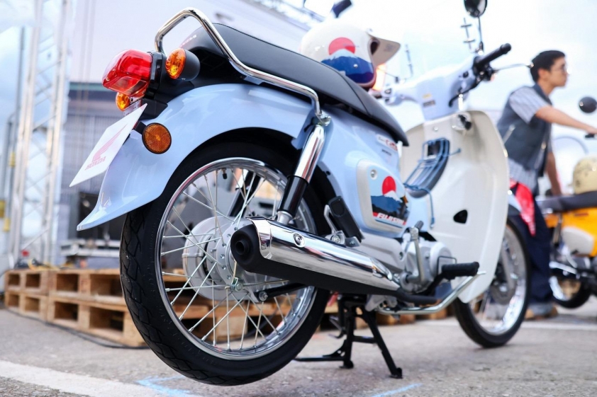 Honda Super Cub Fujisan Limited Edition - Phiên bản đặc biệt lấy cảm hứng từ núi Phú Sĩ 729089 Động cơ mạnh mẽ tiết kiệm nhiên liệu