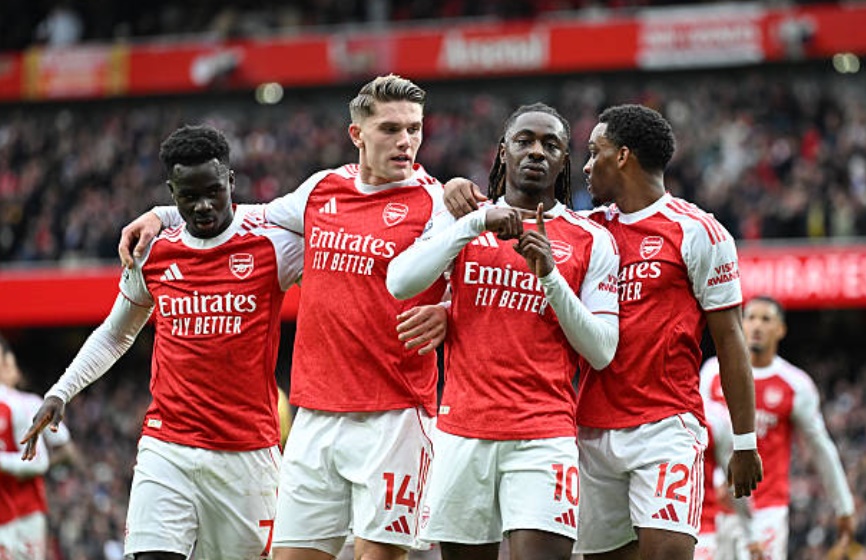 Arsenal xây chắc ngôi đầu với chiến thắng trước Palace. Arsenal xây chắc ngôi đầu với chiến thắng trước Palace.