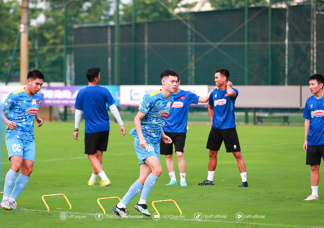Cầu thủ Vadim Nguyễn đang tập luyện cùng U23 Việt Nam