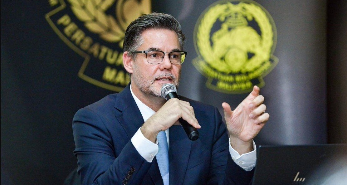 Luật sư Serge Vittoz, người đứng sau vụ kháng cáo của bóng đá Malaysia Luật sư Serge Vittoz đồng hành cùng FAM