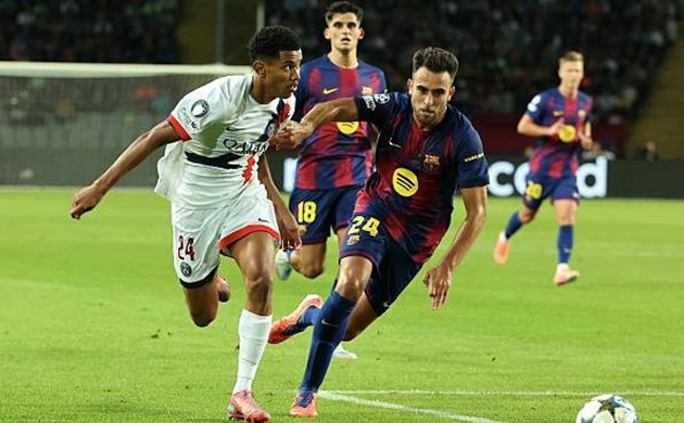 Barcelona thua PSG trên sân nhà
